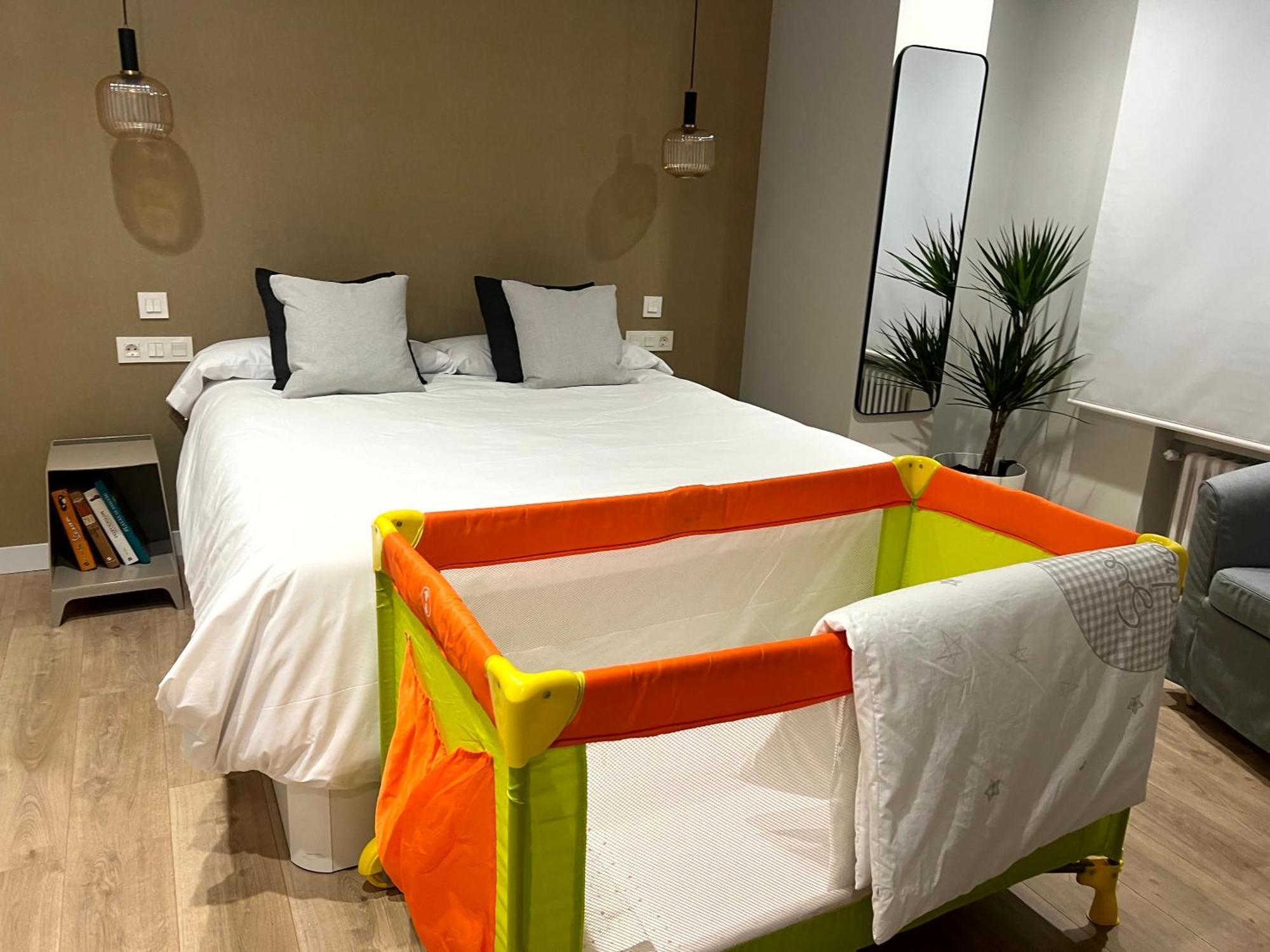 Chapiteles Catedral Apartment บูร์โกส ภายนอก รูปภาพ
